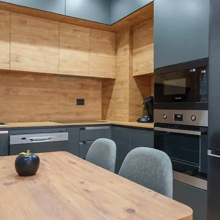 Priam Deluxe Apartment *